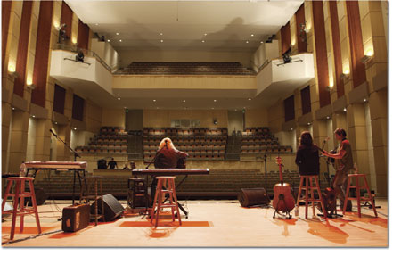 Arlo Guthrie, Sarah Lee Guthrie and Johnny Irion perform a sound
check before their show Sunday night.