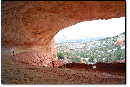 A massive grotto provides shelter and security for many of the
buildings in Sand Canyon.