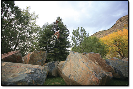 Left to right: Trials from the Crypt event organizer, Ryder
Okumura, sends a dicey, high-ball gap from boulder to boulder.